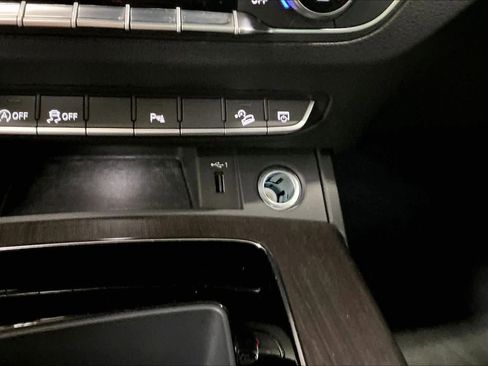 Used 2023 Audi Q5 2.0T Premium w/ Convenience Package image 36