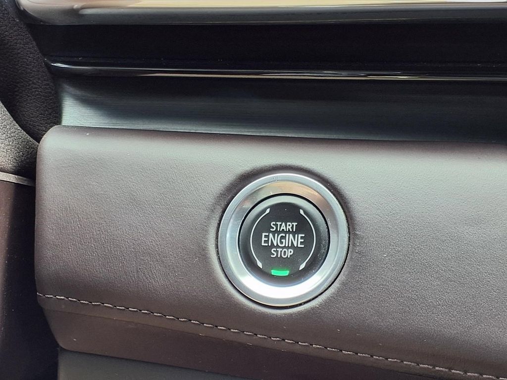 Used 2021 Cadillac Escalade Sport Platinum AWD/4WD image 13