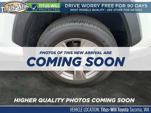 Used 2023 Toyota RAV4 XLE w/ Convenience Package AWD/4WD image 5