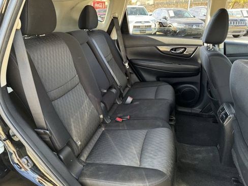 Used 2020 Nissan Rogue SV image 33