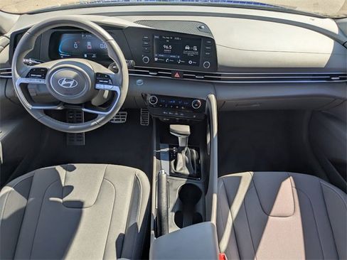 Used 2025 Hyundai Elantra Sport image 31