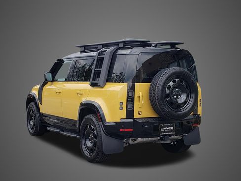New 2026 Land Rover Defender 110 AWD/4WD image 8