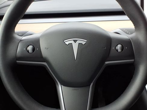 Used 2021 Tesla Model Y Long Range AWD/4WD image 19