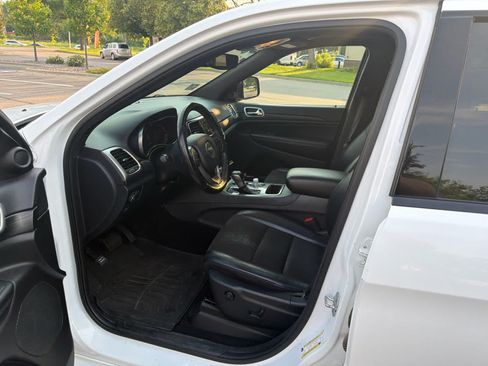 Used 2020 Jeep Grand Cherokee Altitude AWD/4WD image 9