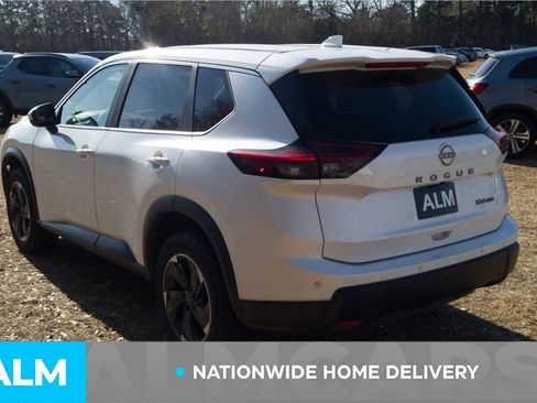 Used 2024 Nissan Rogue SV image 5