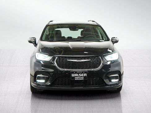 Used 2023 Chrysler Pacifica Limited FWD image 8