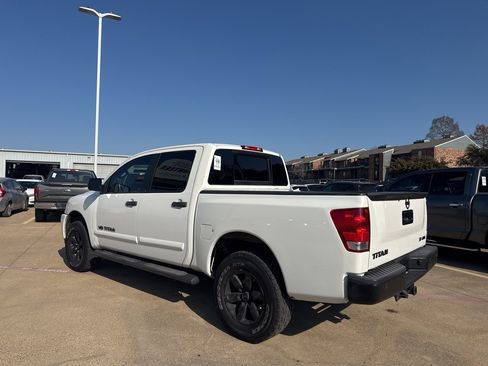 Used 2014 Nissan Titan SV w/ SV Value Truck Package image 11