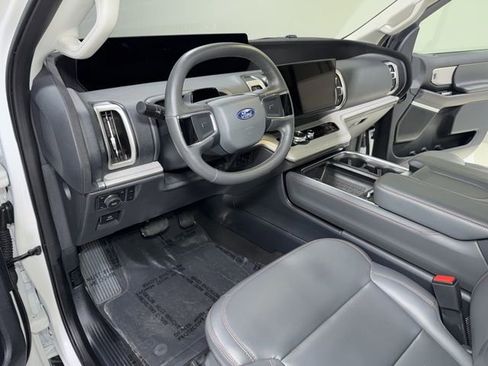 Used 2025 Ford Expedition Active AWD/4WD image 15