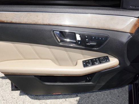 Used 2011 Mercedes-Benz E 350 Sedan image 19