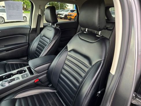 Used 2024 Ford Edge SEL image 12