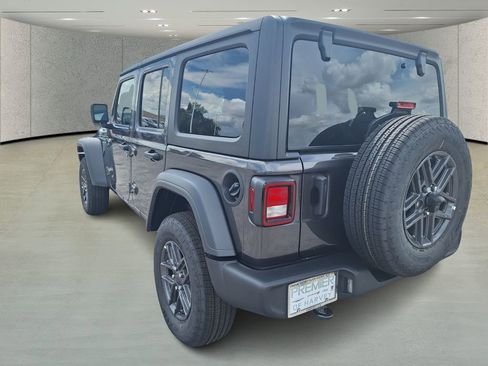 Used 2024 Jeep Wrangler Unlimited Sport AWD/4WD image 3