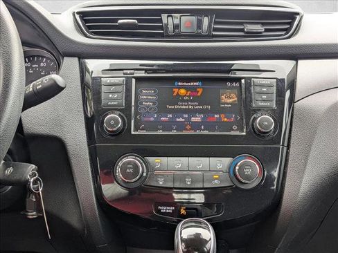 Used 2022 Nissan Rogue Sport S FWD image 13