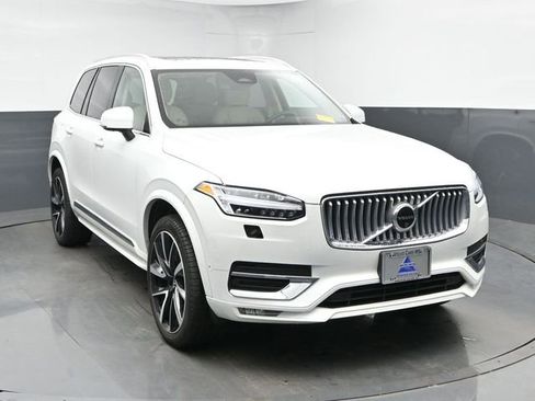 Used 2024 Volvo XC90 B6 Ultimate w/ Lounge Package AWD/4WD image 2