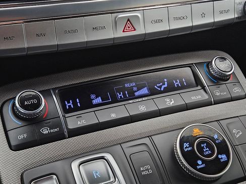 Used 2021 Hyundai Palisade Calligraphy image 23