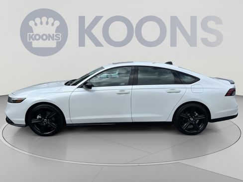 Used 2023 Honda Accord Sport image 2