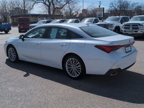 Used 2019 Toyota Avalon Limited w/ All Weather Liner Package image 8