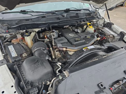 Used 2014 RAM 3500 Laramie w/ Protection Group image 30