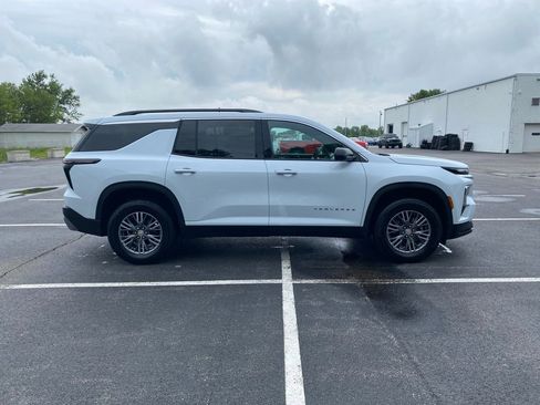 New 2026 Chevrolet Traverse LT w/ Driver Confidence Package FWD image 8