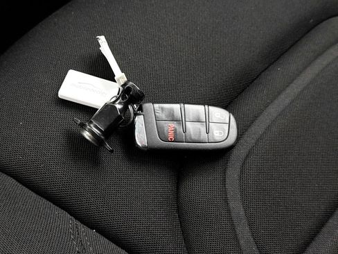 Used 2020 Jeep Renegade Latitude FWD image 35