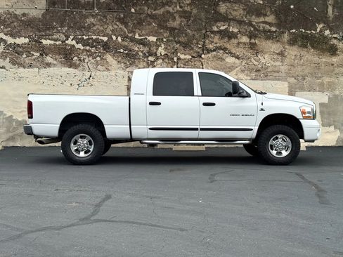 Used 2006 Dodge Ram 2500 Truck SLT w/ Light Group AWD/4WD image 3