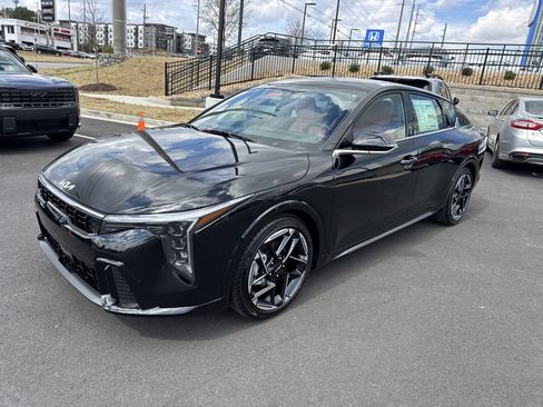 New 2025 Kia K4 GT-Line image 3