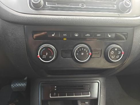 Used 2016 Volkswagen Tiguan S FWD image 10
