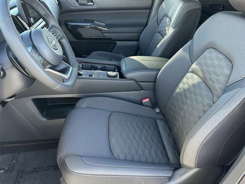 New 2025 Nissan Pathfinder SV image 28