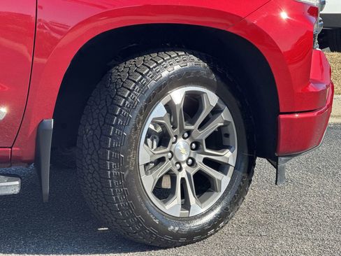 Used 2023 Chevrolet Silverado 1500 High Country w/ Technology Package image 11