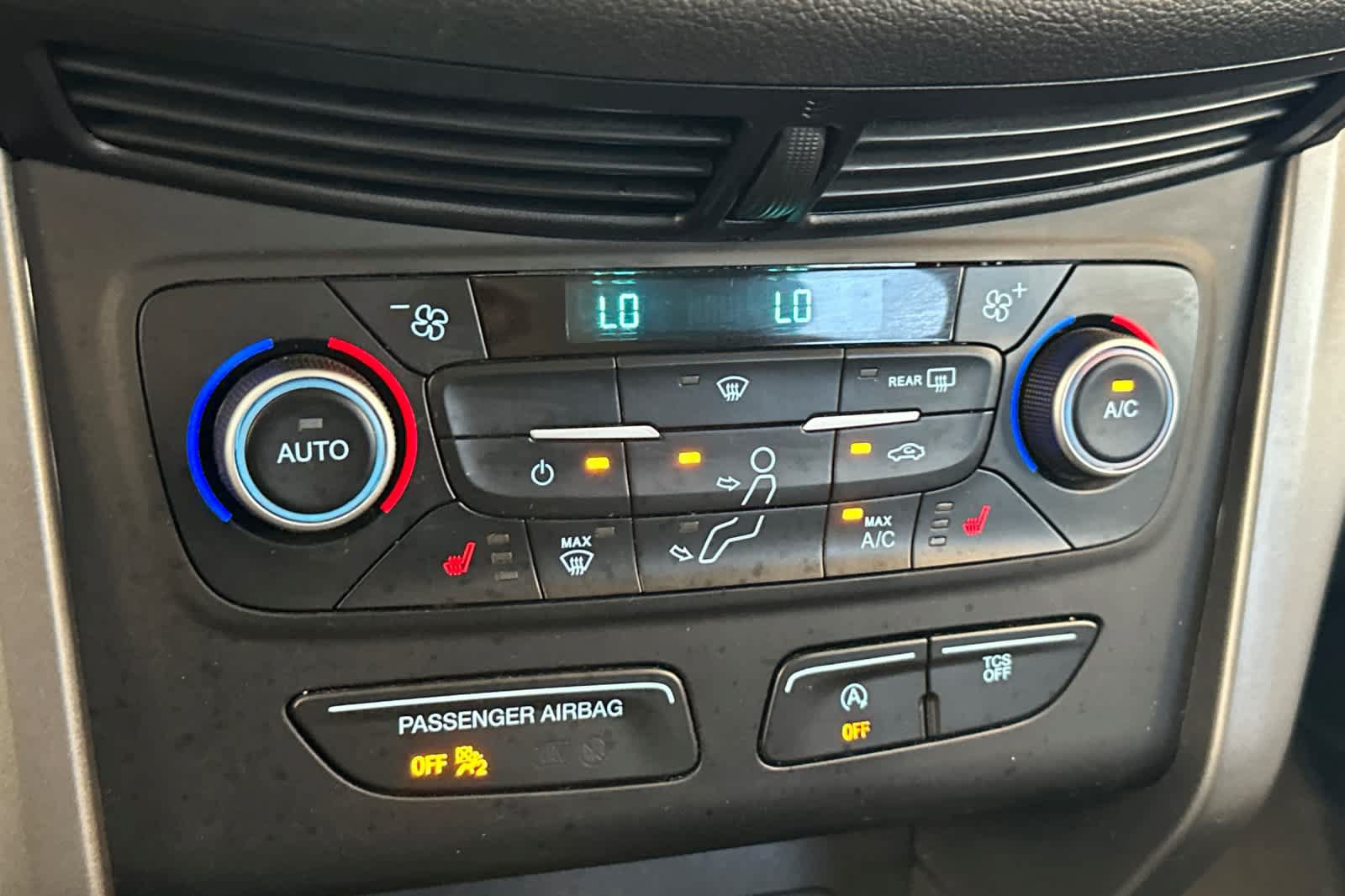 Used 2018 Ford Escape SE w/ SE Sync 3 Package AWD/4WD image 23