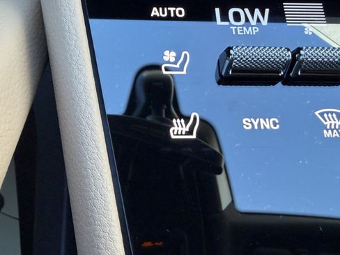 Certified 2026 Porsche Cayenne Coupe image 29