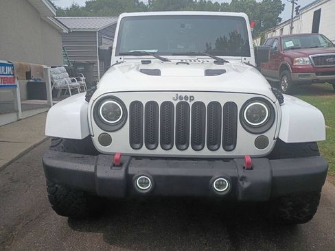 Used 2014 Jeep Wrangler Unlimited Sahara w/ Max Tow Package AWD/4WD image 3