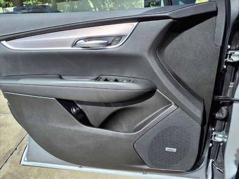 New 2025 Cadillac XT5 Luxury image 14