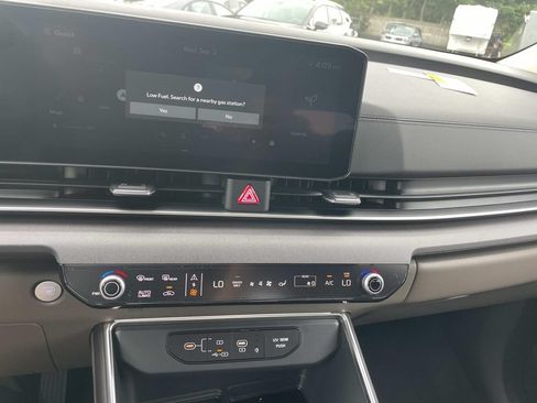 New 2027 Kia Carnival SX FWD image 9