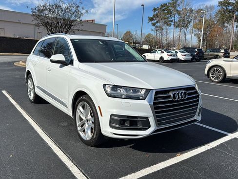 Used 2018 Audi Q7 3.0T Prestige w/ Prestige Package image 4