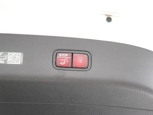 Certified 2026 Mercedes-Benz GLC 300 image 23