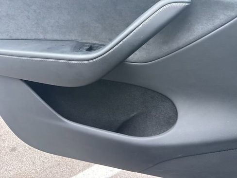 Used 2023 Tesla Model Y Long Range image 30