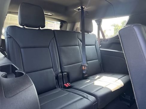 Used 2024 Chevrolet Suburban Z71 w/ Off-Road Capability Package AWD/4WD image 27