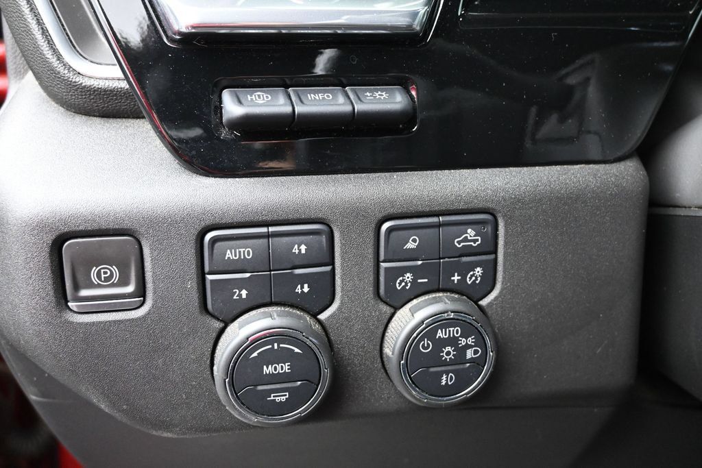 Used 2023 Chevrolet Silverado 1500 LTZ w/ Technology Package AWD/4WD image 18