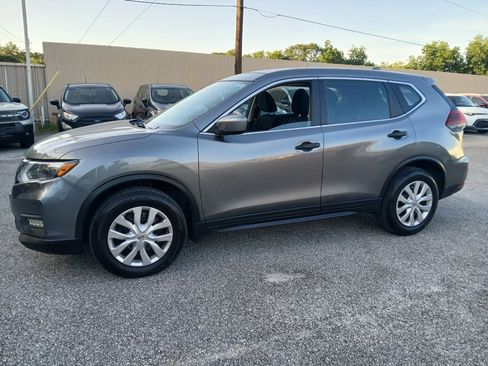 Used 2018 Nissan Rogue S AWD/4WD image 3