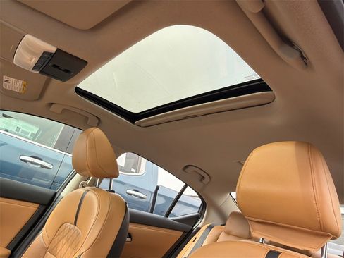 Used 2021 Nissan Sentra SV w/ SV Premium Package image 32