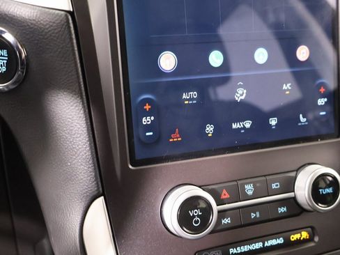 Used 2021 Ford Edge SEL w/ Cargo Accessory Package image 7