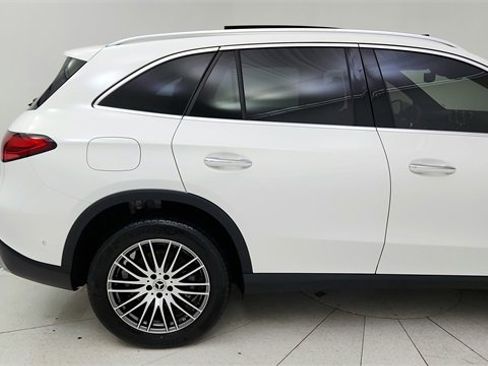 Used 2025 Mercedes-Benz GLC 300 image 12