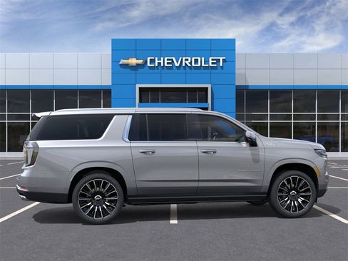 New 2026 Chevrolet Suburban High Country image 5