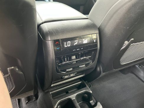 Used 2024 Jeep Grand Cherokee L Laredo AWD/4WD image 32