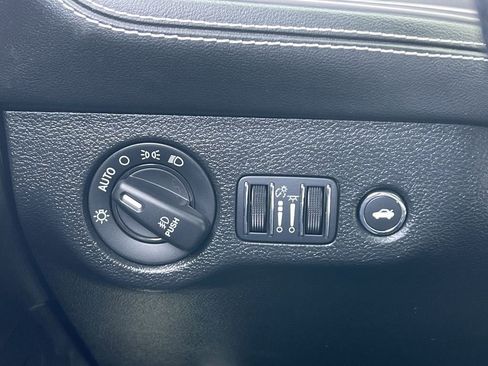 Used 2023 Dodge Challenger R/T w/ Plus Package image 18