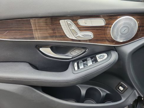 Used 2016 Mercedes-Benz GLC 300 4MATIC image 13