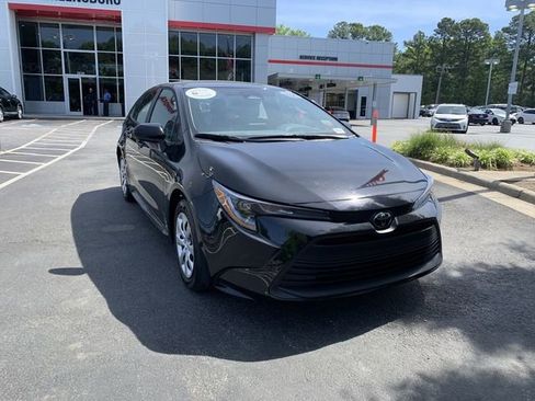 Used 2026 Toyota Corolla LE FWD image 2