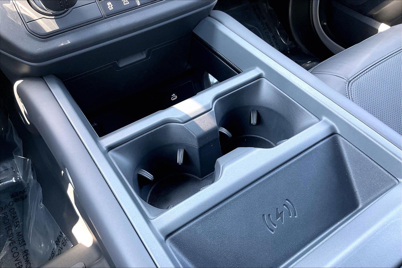 New 2026 Land Rover Defender 110 X-Dynamic SE AWD/4WD image 22