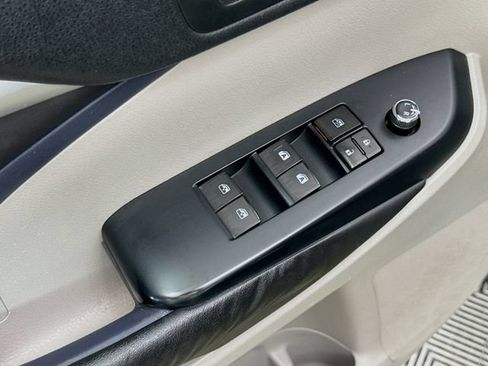 Used 2016 Toyota Highlander XLE AWD/4WD image 18