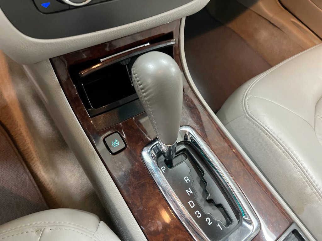 Used 2011 Buick Lucerne CXL FWD image 16